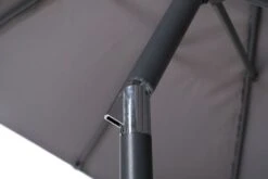 OUTFLEXX Mittelstockschirm, Hellgrau, Pulverbesch. Aluminium/Polyester PA-beschichtet, 270x150cm 23 OUTFLEXX Mittelstockschirm, Hellgrau, Pulverbesch. Aluminium/Polyester PA-beschichtet, 270x150cm -Kettler Verkaufs-Shop 10 18350.jpg