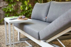 SIENA GARDEN Avenia Dining-Bank/Liege, Matt Weiß-grau/stone Grey, Aluminium, 73x195x70 Cm, Inkl. Sitz-und Rückenkissen -Kettler Verkaufs-Shop 21999 3.jpg