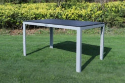 VILLANA Esstischgarnitur, Silber/schwarz, Alu/Holzimitat/Textil, Tisch 150x90cm, 4 Sessel, Stapelbar -Kettler Verkaufs-Shop 22557 04.jpg