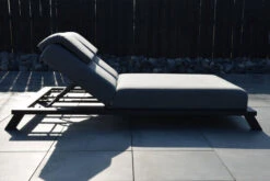 OUTFLEXX Exklusivmodell Blain Doppelliege, Sooty, Alu/Sunbrella, 210 X 144 X 34 Cm, Inkl. Verstellbarer Rückenlehne 13 OUTFLEXX Exklusivmodell Blain Doppelliege, Sooty, Alu/Sunbrella, 210 X 144 X 34 Cm, Inkl. Verstellbarer Rückenlehne -Kettler Verkaufs-Shop 22850 5.jpg