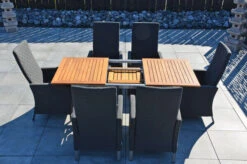 OUTFLEXX Malaga Sitzgruppe, Natur/anthrazit/sooty, FSC-Teak/Edelstahl/Alu/Sunbrella, 150/200x90cm, 6 Sessel, Plattenstärke 20mm, Verstellbare Rückenlehne -Kettler Verkaufs-Shop 28870 14.JPG