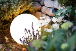 OUTFLEXX Exklusivmodell Shining Globe Dekoleuchte, Polyethylen, 30x28,5 Cm, Inkl. Fassung Und LED-Leuchtmittel