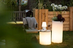 8-SEASONS Shining Elegant Pot XLPflanzgefäß, Weiß, Polyethylen, 39x78cm, Indoor & Outdoor, Inkl. LED-Glühbirne 9 8-SEASONS Shining Elegant Pot XLPflanzgefäß, Weiß, Polyethylen, 39x78cm, Indoor & Outdoor, Inkl. LED-Glühbirne -Kettler Verkaufs-Shop 3 20889 4.jpg