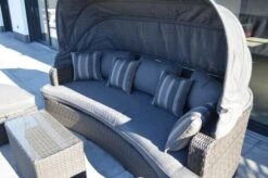 OUTFLEXX Houston Loungebett, Grau, Polyrattan, Doppel-halbrund, Viele Stellmöglichkeiten, Dach Klappbar 20 OUTFLEXX Houston Loungebett, Grau, Polyrattan, Doppel-halbrund, Viele Stellmöglichkeiten, Dach Klappbar -Kettler Verkaufs-Shop 4 18543.jpg