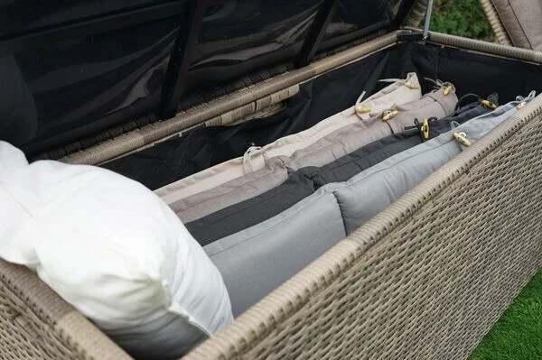 Ploß Rabida Kissenbox, Champagner-meliert, Polyrattan, 145x58x73 Cm, Inkl. Inlay 6 Ploß Rabida Kissenbox, Champagner-meliert, Polyrattan, 145x58x73 Cm, Inkl. Inlay – Bild 4