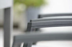 STERN New Top Stapelsessel, Anthrazit/silber, Aluminium/Textil, 65x57x89 Cm, Pulverbeschichtet, Stapelbar 12 STERN New Top Stapelsessel, Anthrazit/silber, Aluminium/Textil, 65x57x89 Cm, Pulverbeschichtet, Stapelbar -Kettler Verkaufs-Shop 4 21912.jpg