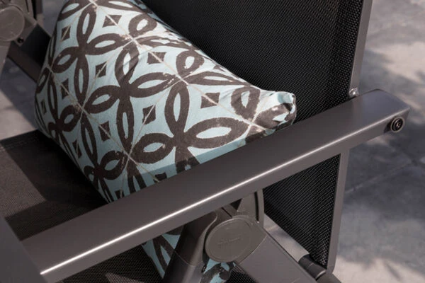 HARTMAN Xanadu / Aruba Esstischgarnitur, Xerix/anthrazit, Alu/Teakholz, 6 Stapelsessel, 2 Multipos, 220x100cm 8 HARTMAN Xanadu / Aruba Esstischgarnitur, Xerix/anthrazit, Alu/Teakholz, 6 Stapelsessel, 2 Multipos, 220x100cm – Bild 6